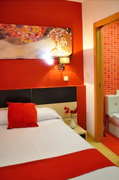 Фото Hostal Falfes