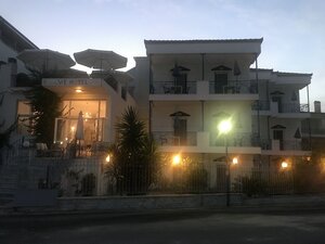 Victor-Eleni Hotel