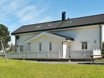8 Person Holiday Home in Oksvoll