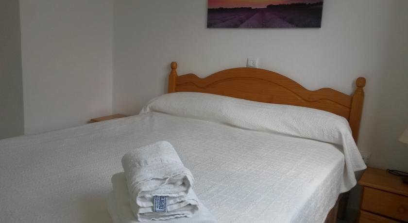 Фото Apartamentos Ses Anneres