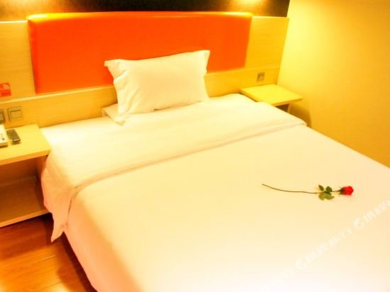 Фото 7 Days Inn Premium Zaozhuang Tengzhou Xueyuan Middle Road Highspeed Railway Branch