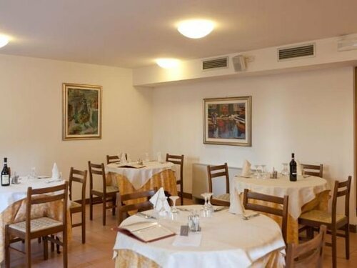 Внешний вид отеля Hotel Idania в Бардолино, фото 3