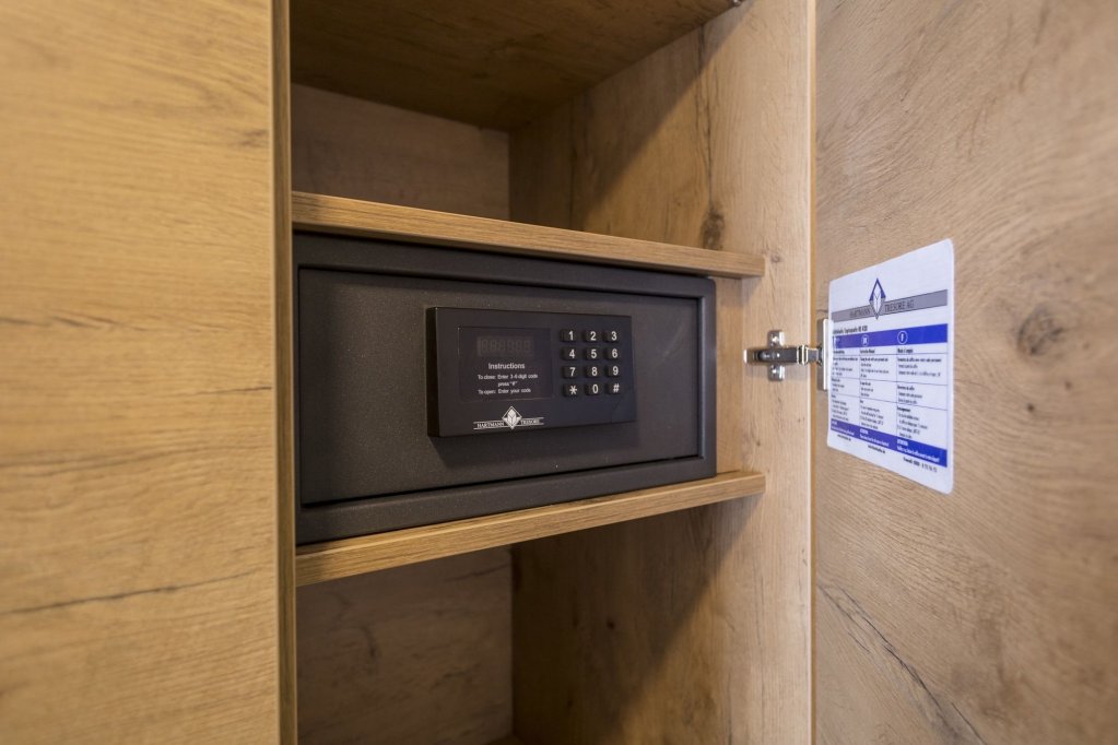 Фото Zermatt Budget Rooms