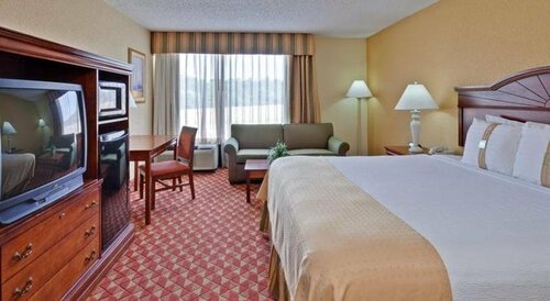 Гостиница La Quinta Inn & Suites by Wyndham Columbus Ms