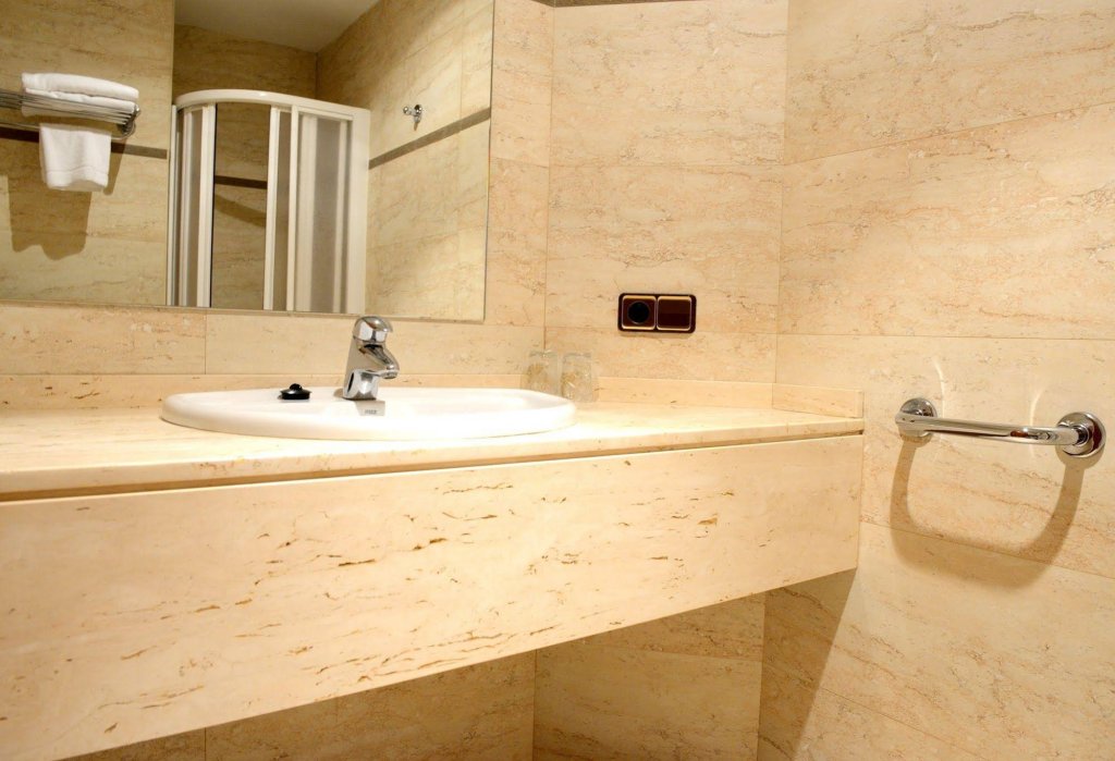 Фото Hostal Arriazu