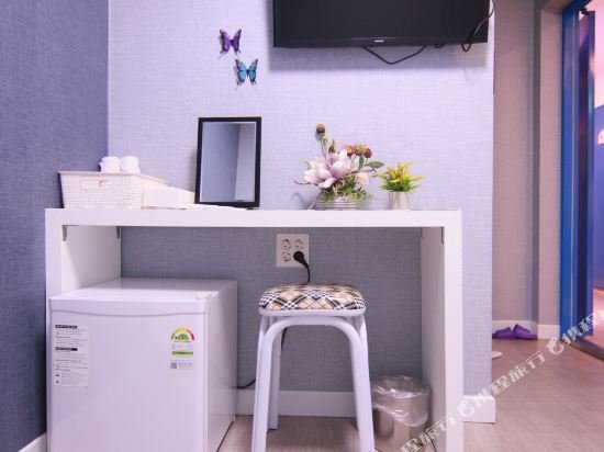 Фото The Road Hotel