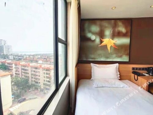 Гостиница Iu Hotel Zhanjiang Binhai Avenue Xinhai Mall Branch в Чжаньцзяне