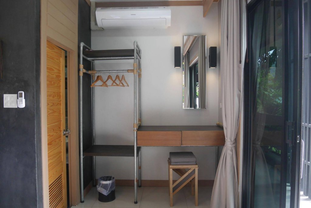 Фото Chaokoh Phi Phi Hotel & Resort