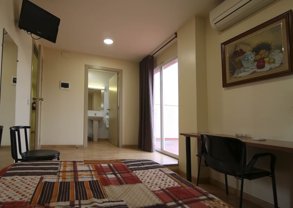 Фото Hotel Esplugues