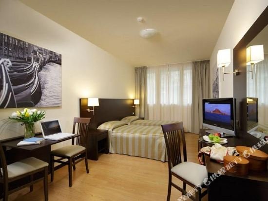 Фото Ambasciatori Hotel Venice Mestre Tapestry Collection by Hilton