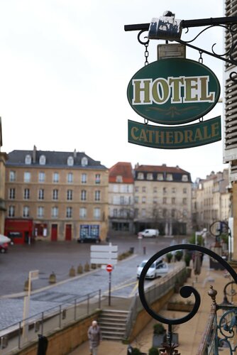 Гостиница Hotel De La Cathedrale в Меце