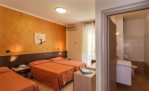 Внешний вид отеля Hotel Gabrini в Массе, фото 1