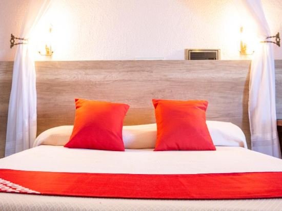 Фото Hostal Rural El Caño by Viverestays