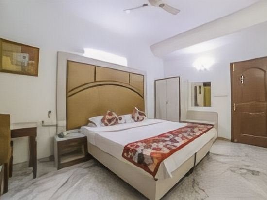 Фото Oyo 1879 Hotel Imperial Inn