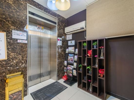 Фото Hotel Millhaus Shinchon