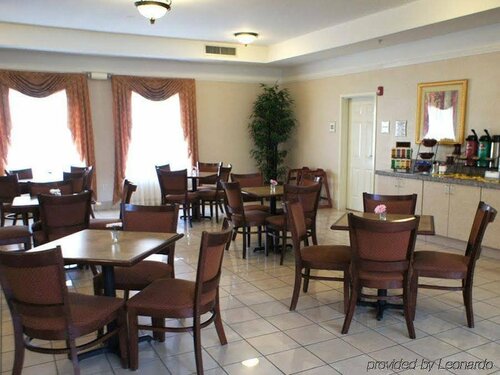 Гостиница La Quinta Inn & Suites by Wyndham Mansfield Tx