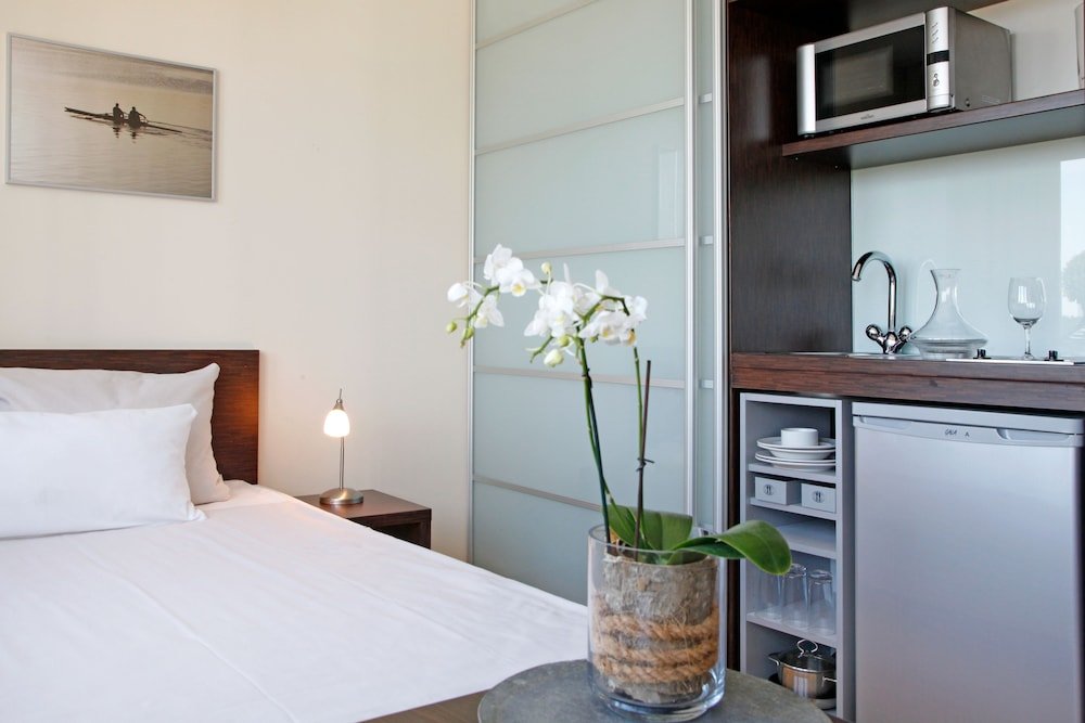 Фото Paragon Apartments