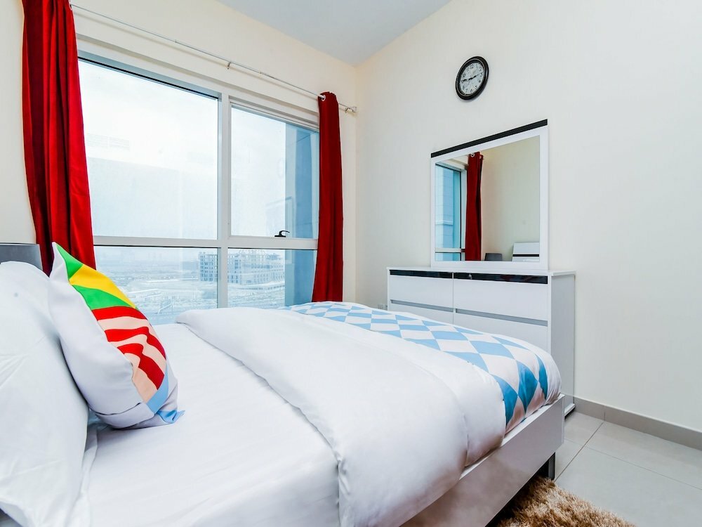 Short-term housing rental Oyo Home 176 1bhk Lake Tower Jlt, Dubai, photo