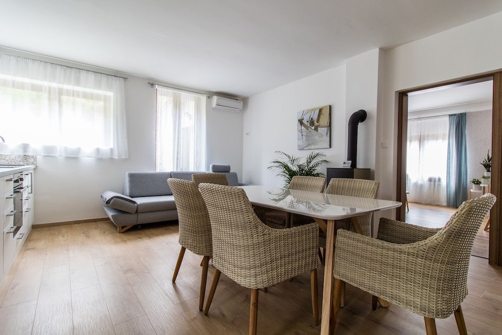 Фото Csendeskert Apartments