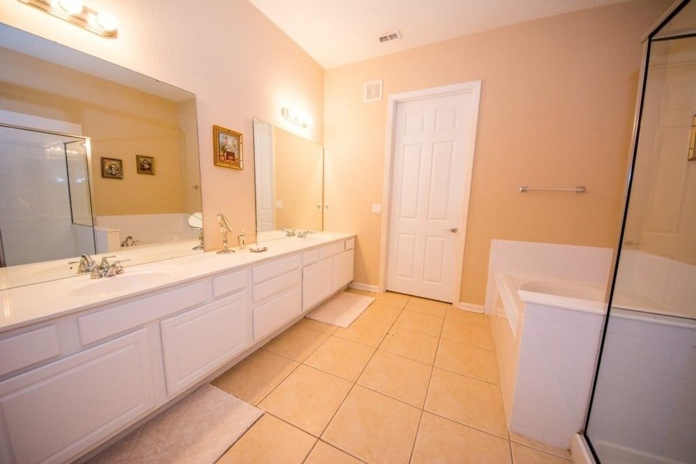 Фото H2u - Olive - Vc4804 4 Bedroom Apts by Redawning