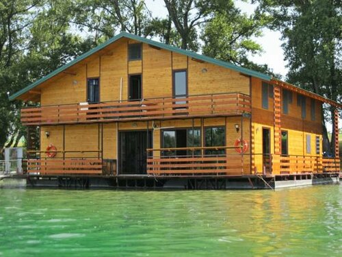 Гостиница San Art Floating Hostel