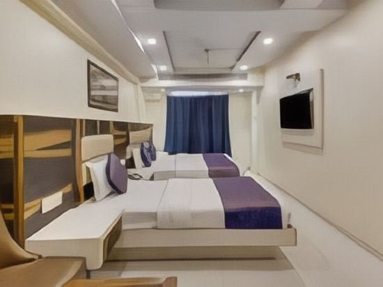 Фото The Shanti Plaza