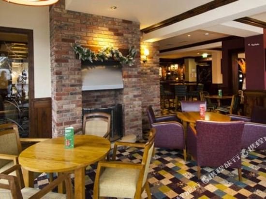 Фото Premier Inn Bristol City Centre Finzels Reach