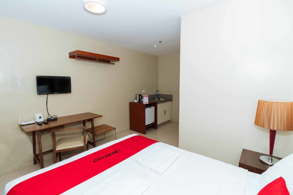 Фото RedDoorz near Osmena Highway 1