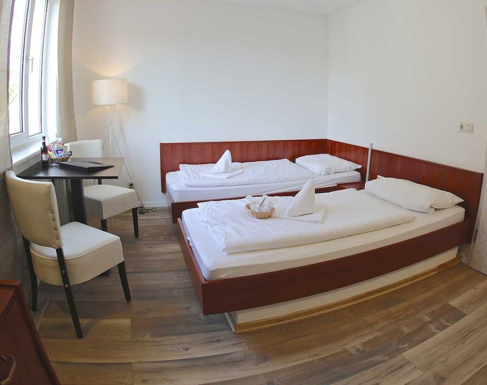 Фото Parkhotel am Schloss