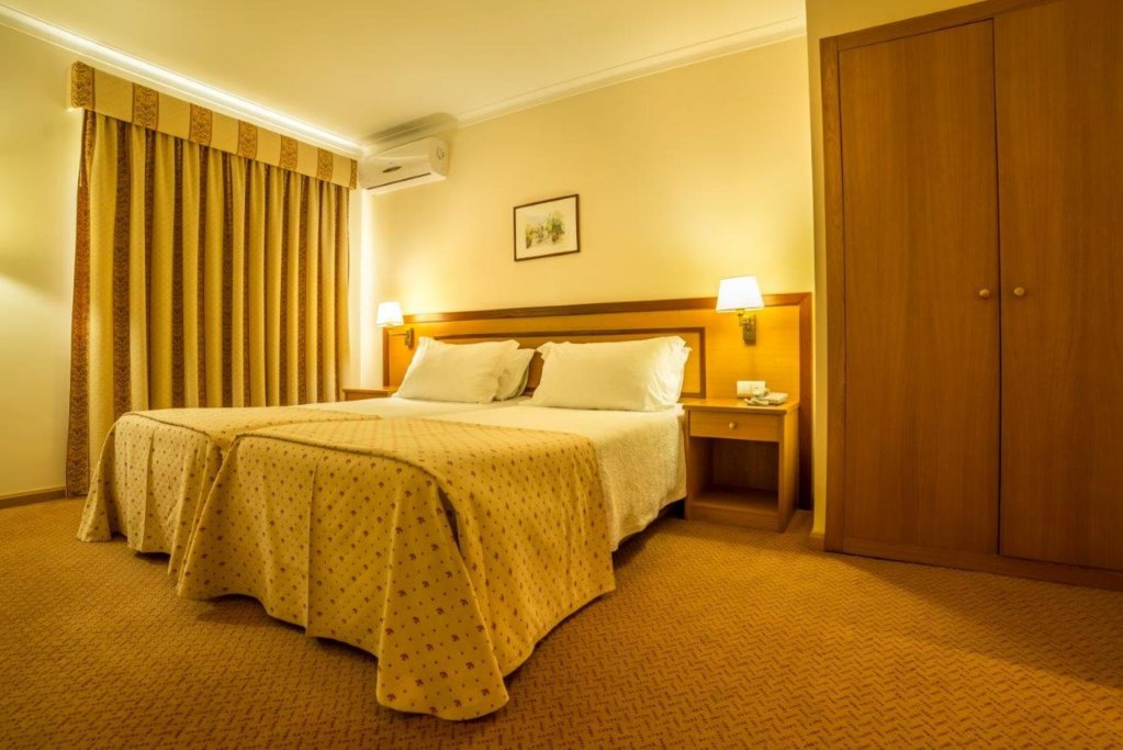 Фото Santa Eufémia Covilhã Hotel