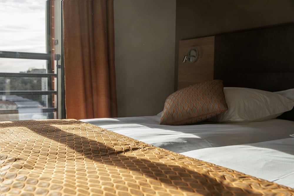 Фото Adonis Le Bastia