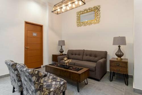 Гостиница RedDoorz Premium near Centre Point Mall Medan