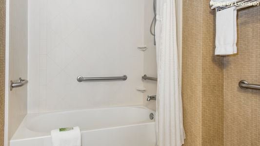 Фото Holiday Inn Express Hotel & Suites Tilton - Lakes Region, an Ihg Hotel