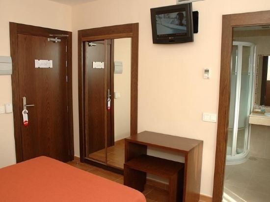 Фото Hostal Los Coronales