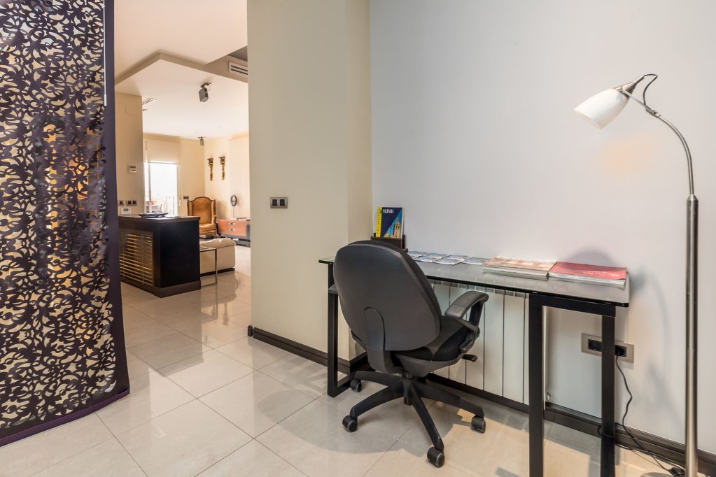 Фото Travel Habitat Atico Ciutat Vella