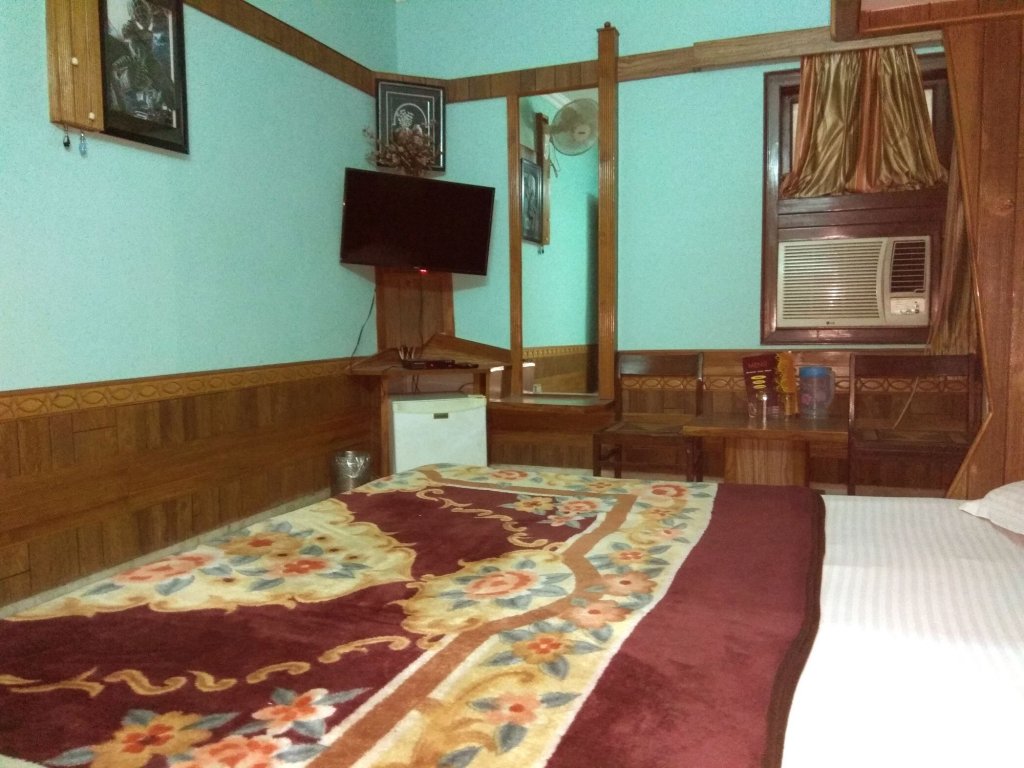 Фото Oyo 20000 Hotel Cottage Crown Plaza