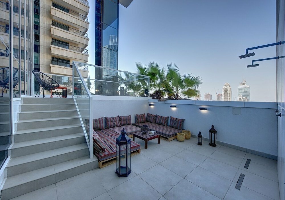 Short-term housing rental Bnbme - 3B-MarinaArcade-1606, Dubai, photo