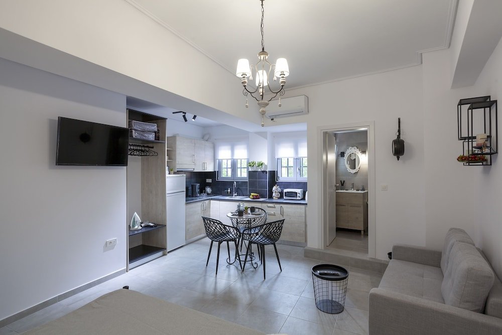 Фото Aristophanes Luxury Flat Psyrri Square