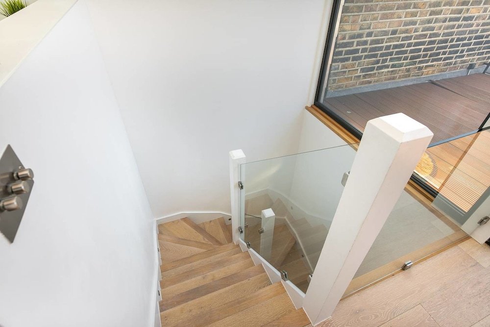 Фото Bright 2br Home in West Kensington, 6 Guests