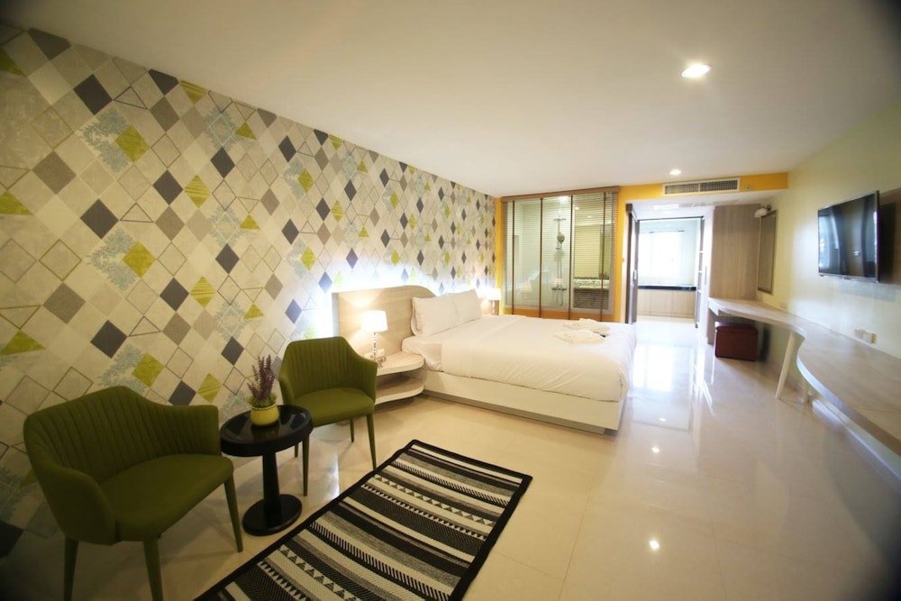 Фото Trebel Service Apartment Pattaya