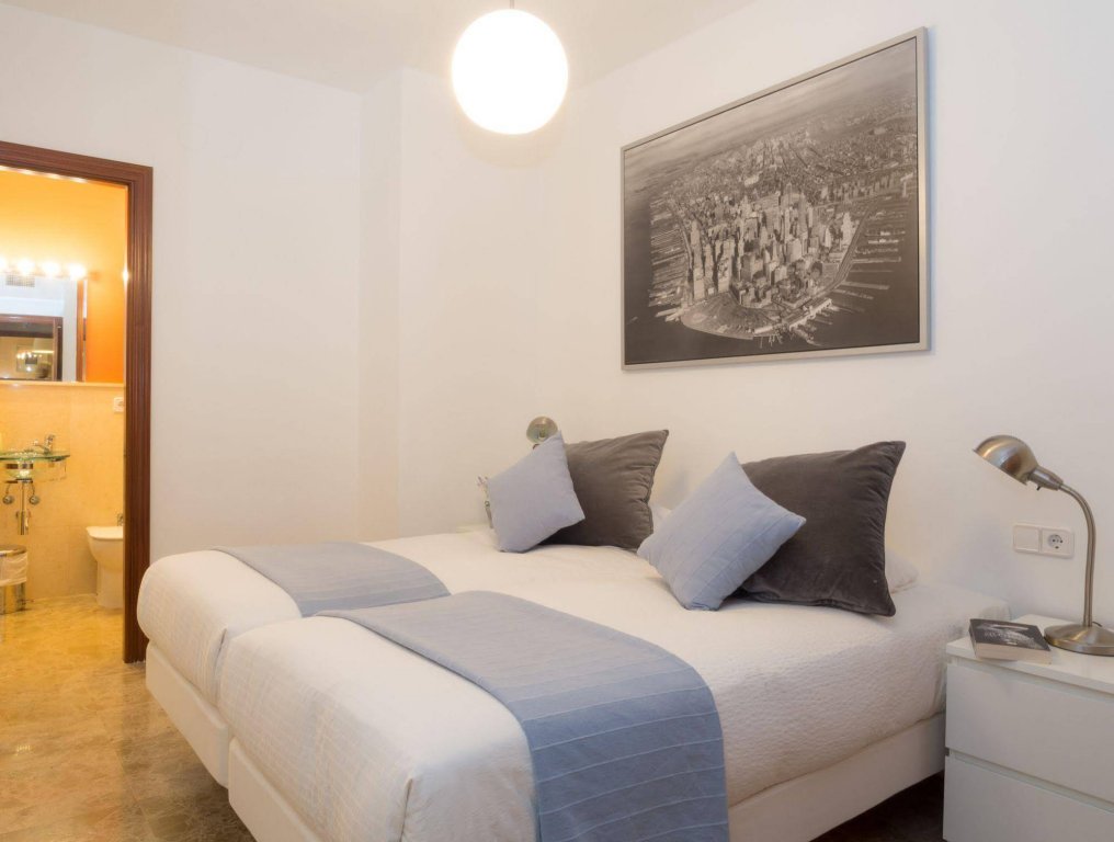 Фото Apartments Duque de Hornachuelos