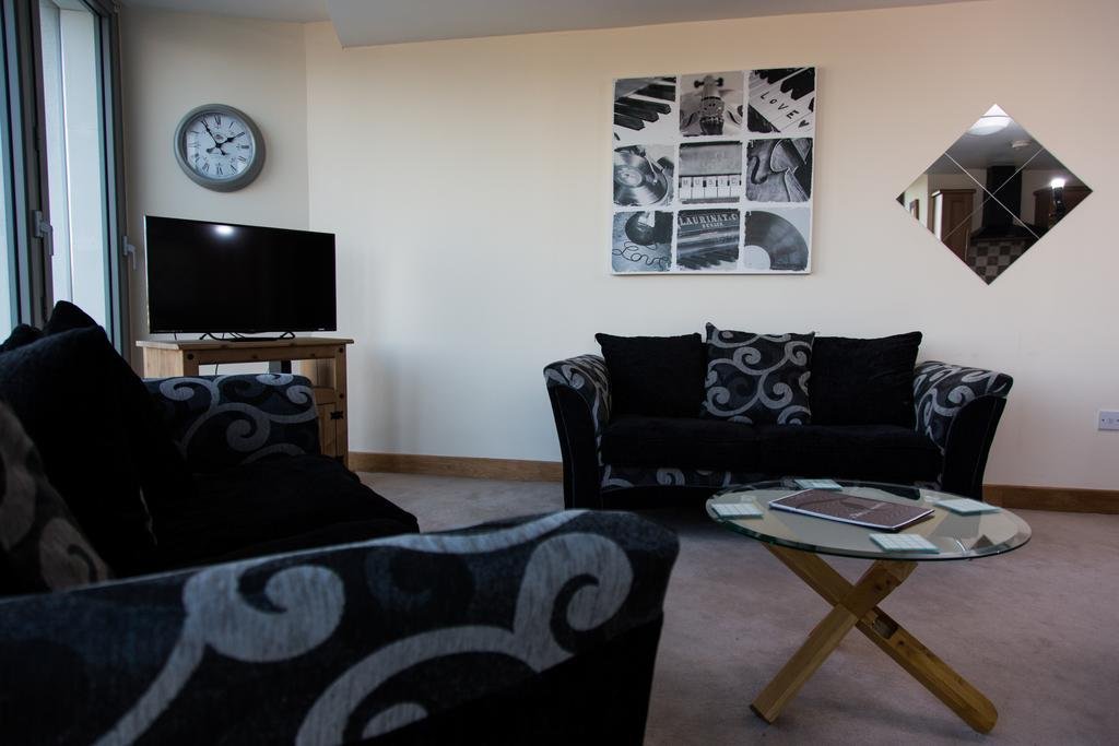 Фото Alexander Apartments Powdene House