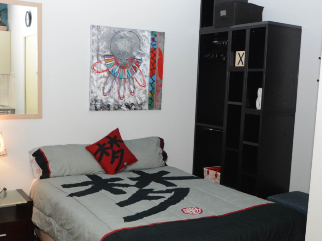 Фото Westside Studio Apartments