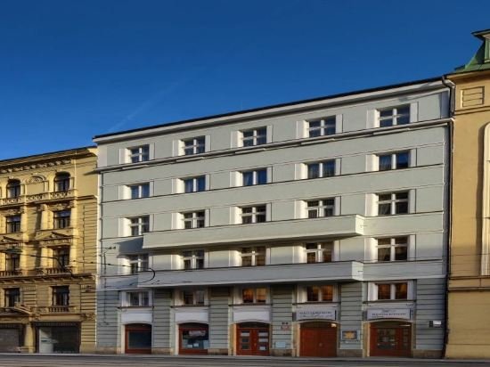 Фото отеля 1