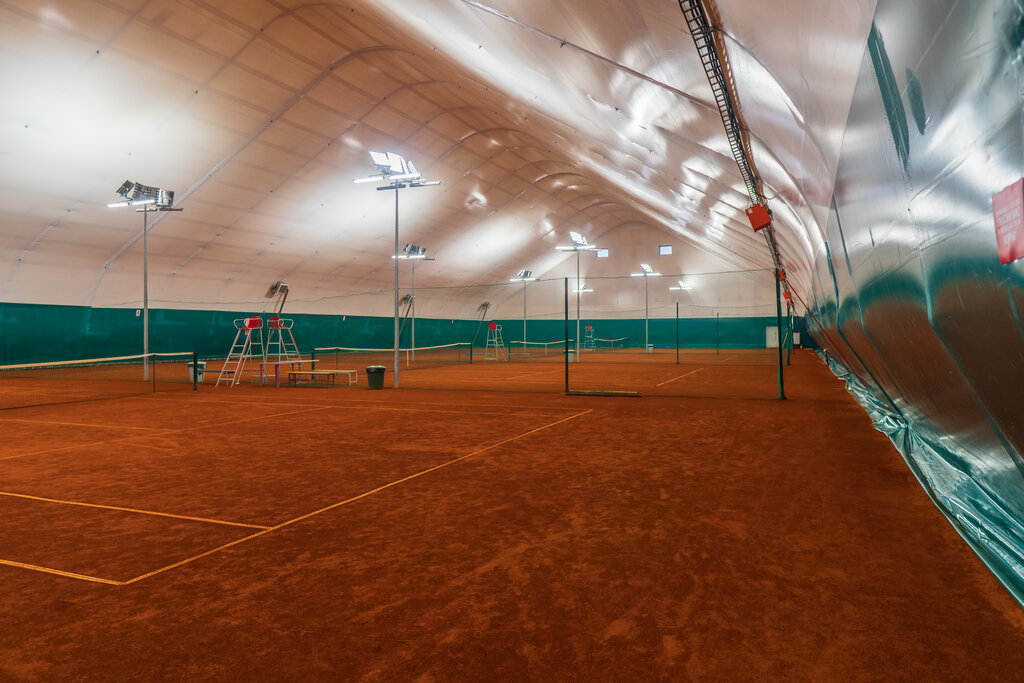 Освещение кортов Newton Arena