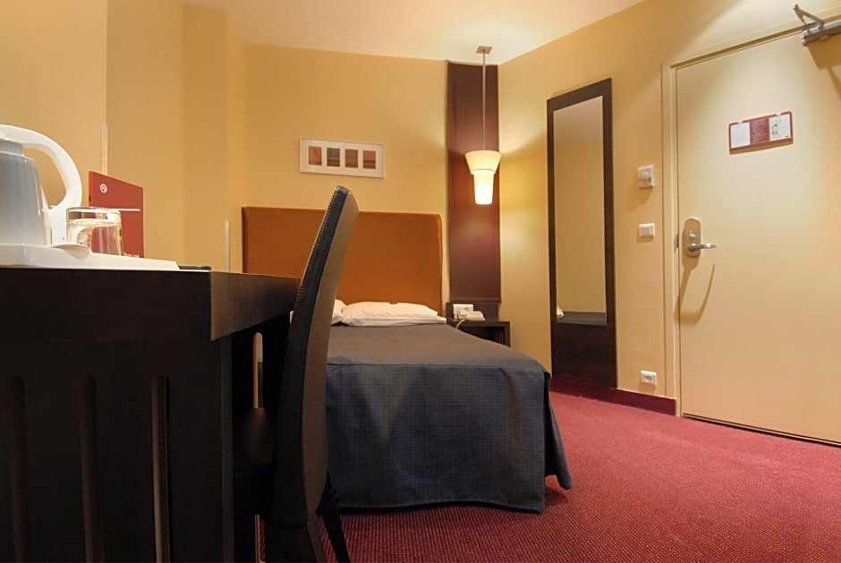 Фото Hotel Magenta 38