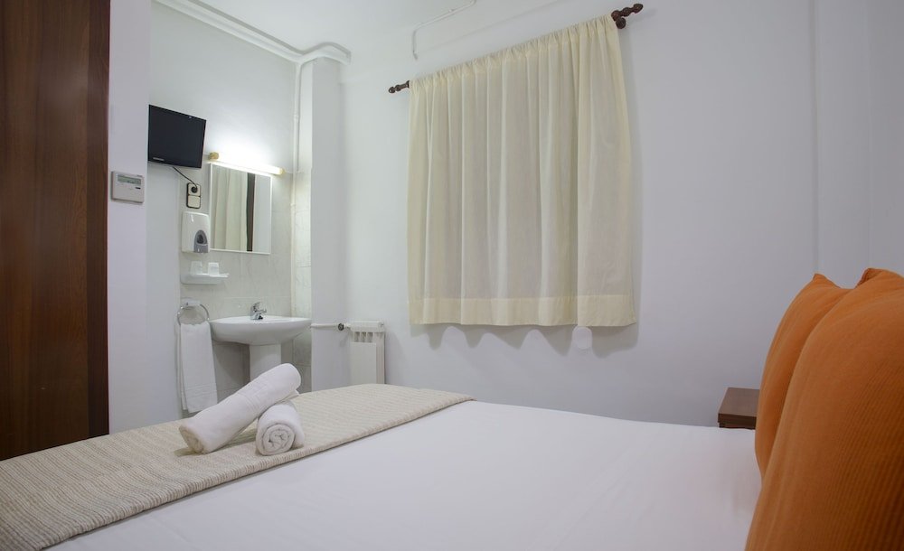 Фото Hostal Sans