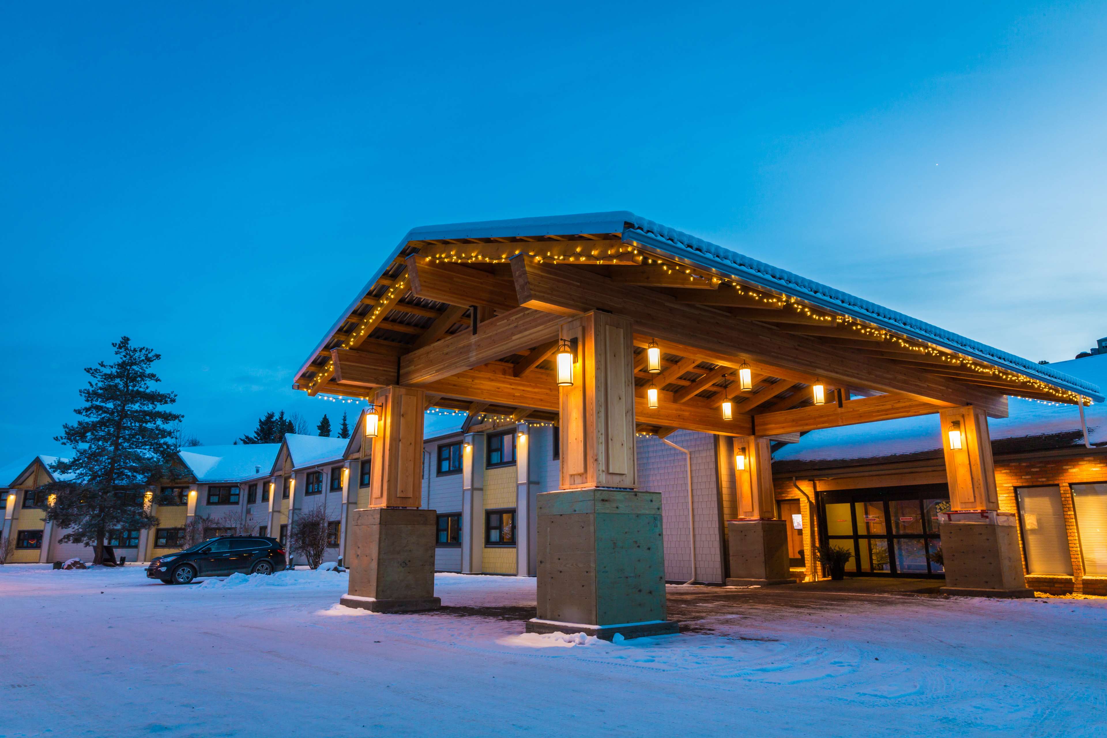 Фото Prestige Hudson Bay Lodge & Conference Centre