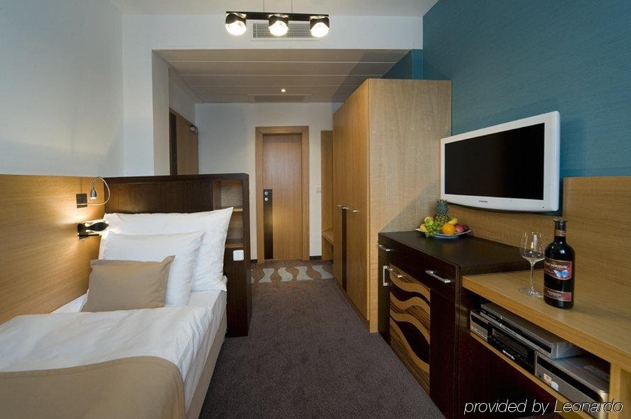 Фото Hotel Danubia Gate