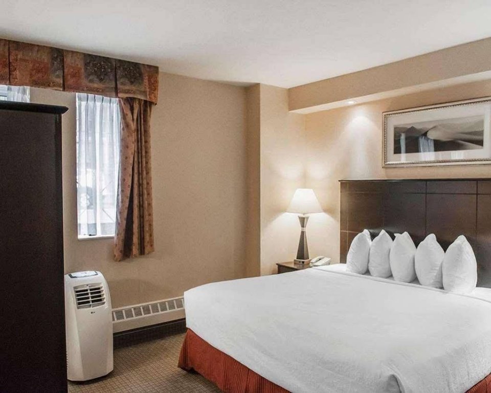 Фото EconoLodge Downtown Toronto